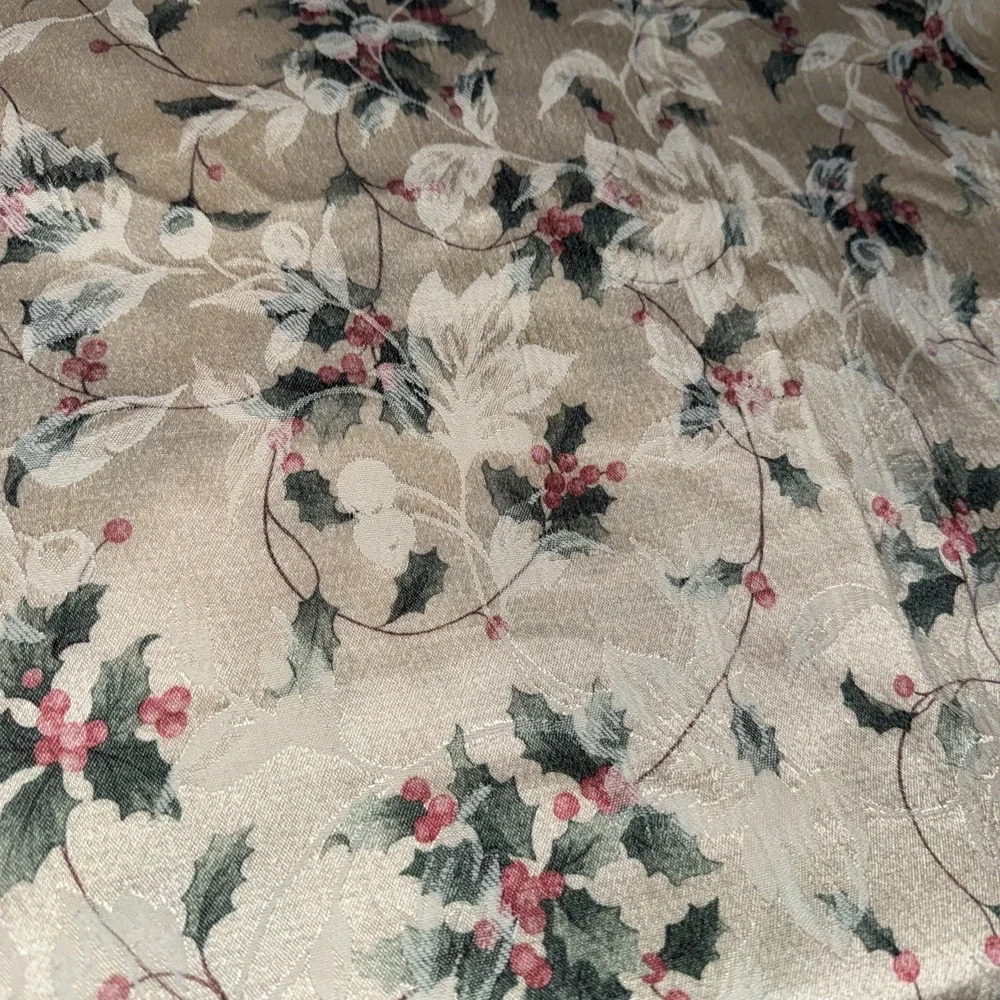 Vintage Holly and Berries Rectangle Christmas Tablecloth Approx 52